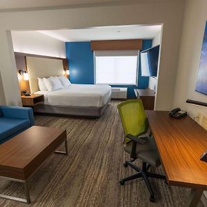 Wingate By Wyndham Lafayette Airport